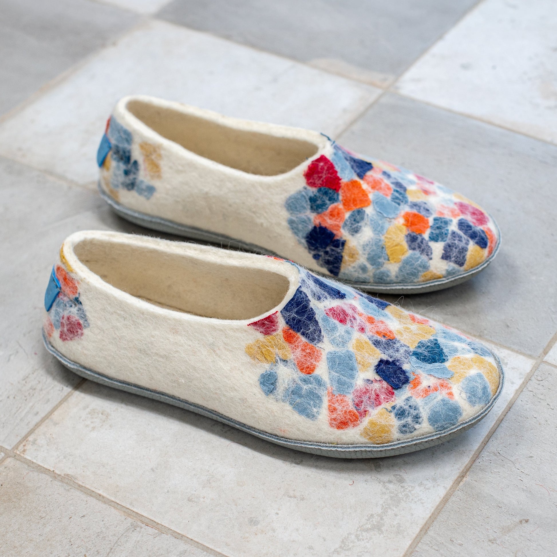 BureBure felted wool house slippers for women with natural linen