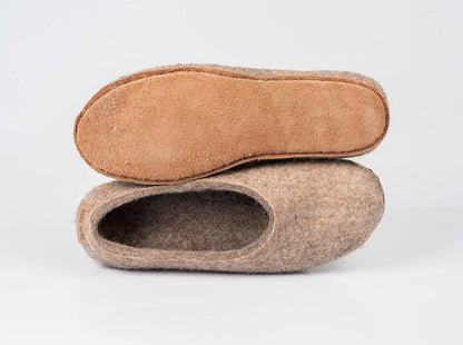 Beige felted sheep and alpaca wool slippers for women with hand-stitched suede soles