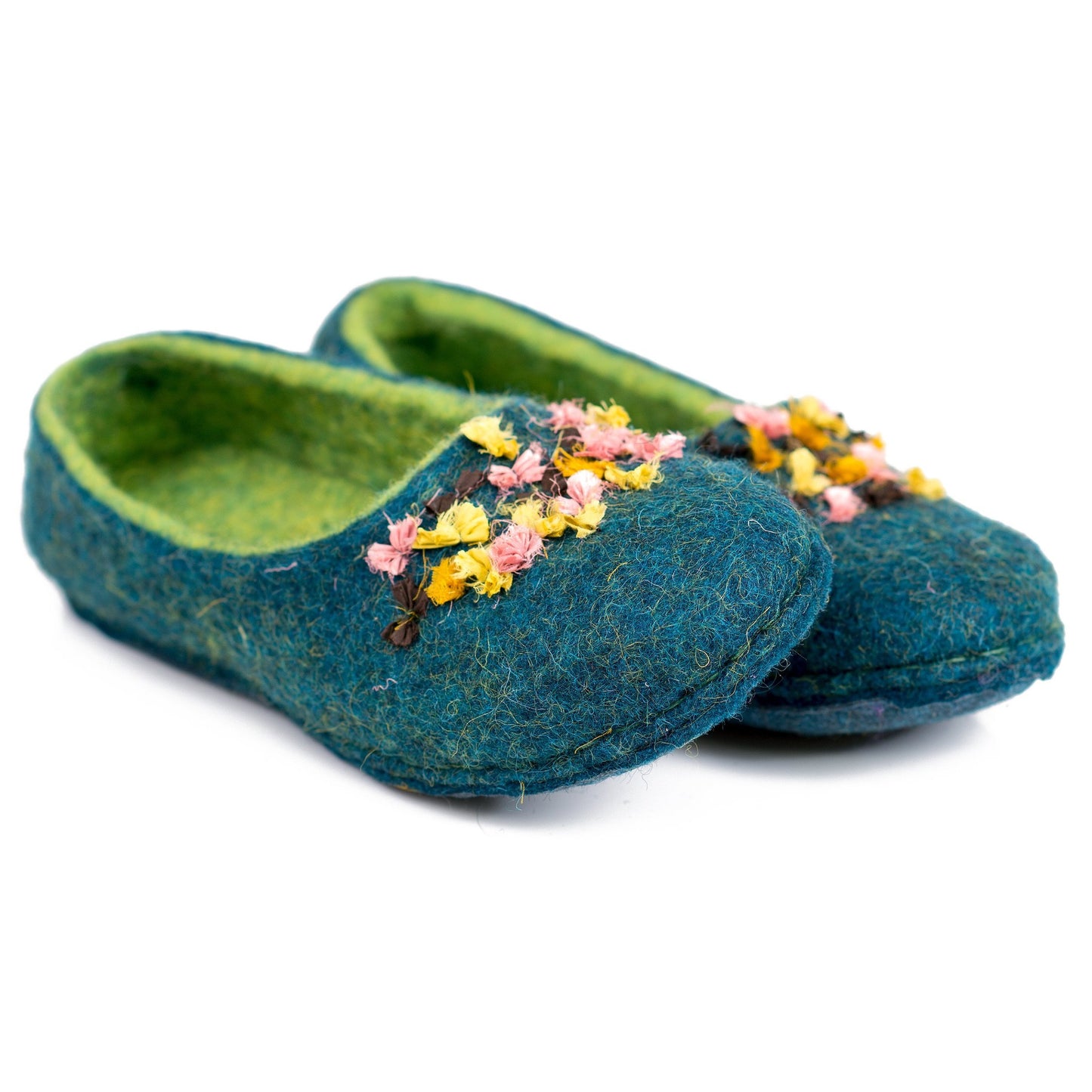 BureBure handcrafted women's slippers with sari silk ribbons