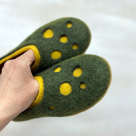 Private Online Wet Felting Class – Felted 2 layered slippers