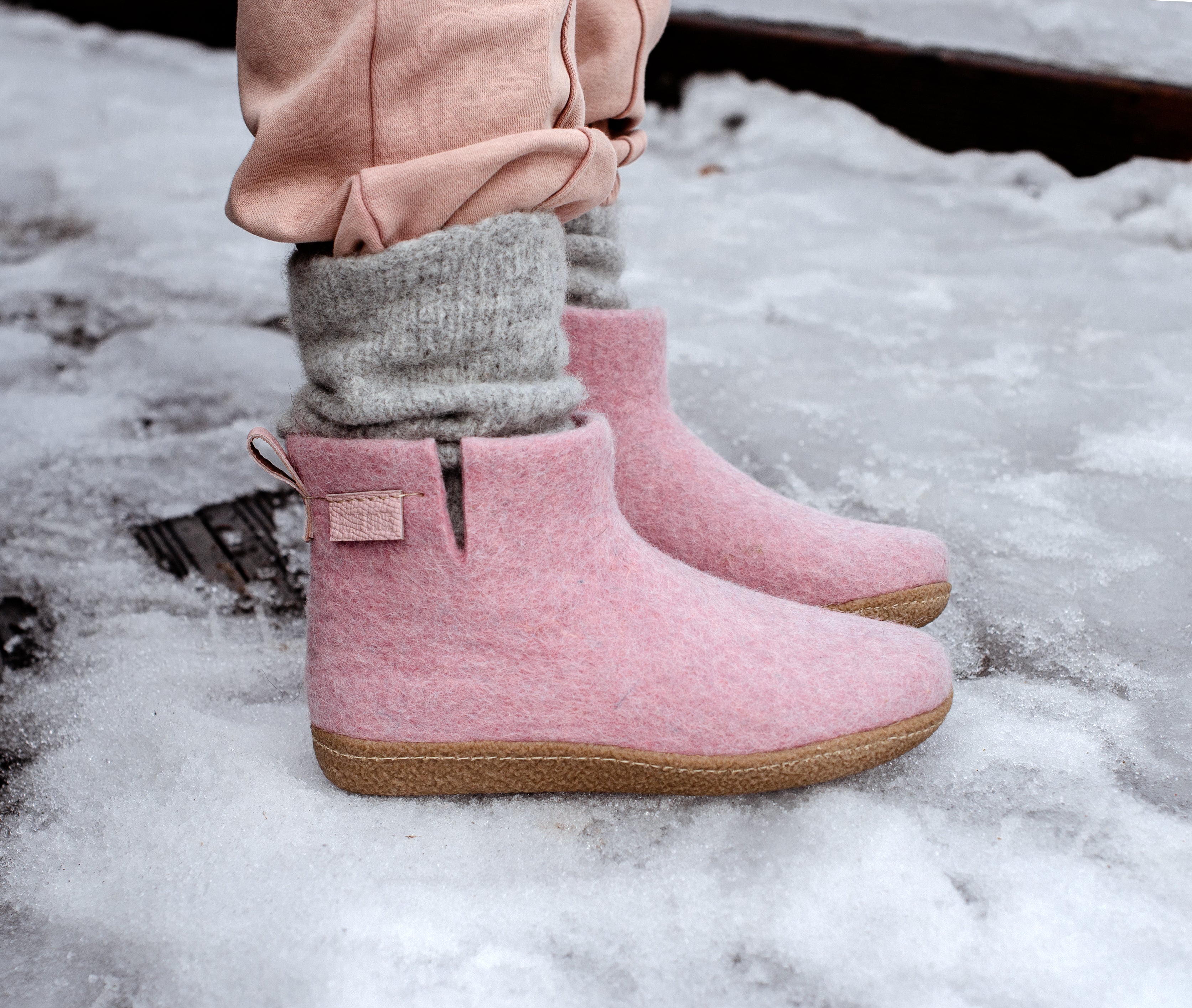 Pink fur shop boots women's shoes