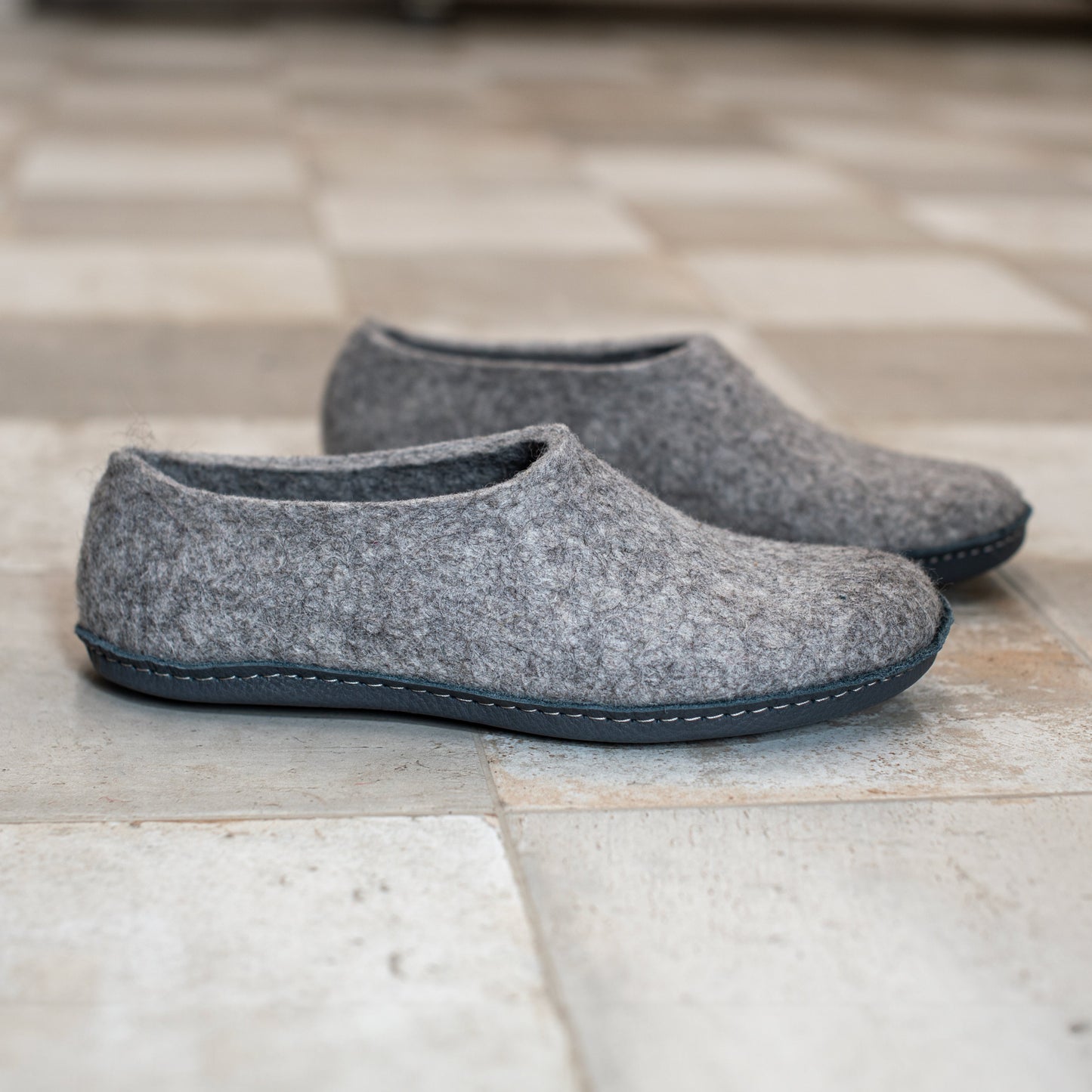 Men's Classic Wool Slippers - Gray