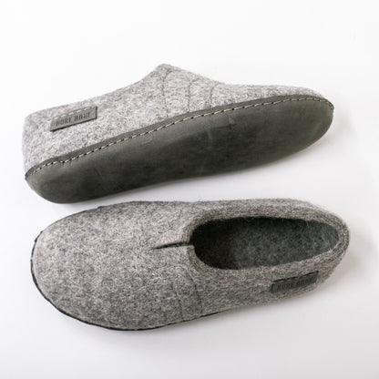 Gray COCOON Clogs with front cutting for a high instep and wide feet