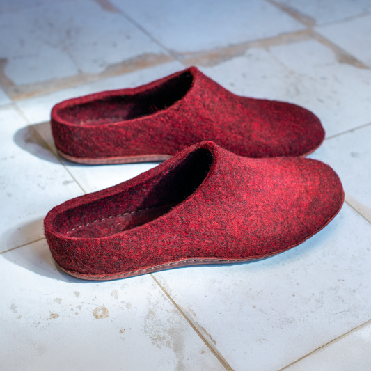 Slip-On Slippers SEMI-V Red