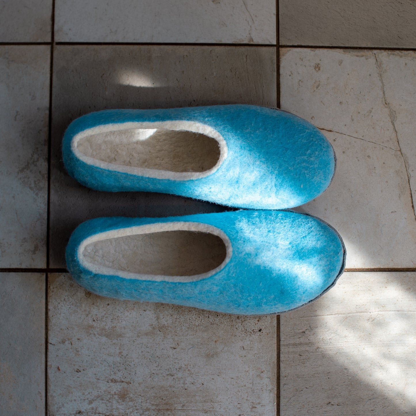 Two-Tone Extra Soft Merino Felt Slippers – Cashmere Feel