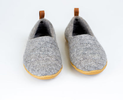 Felted Slippers with Sturdy Stitching an Pull Loop from Recycled Leather.