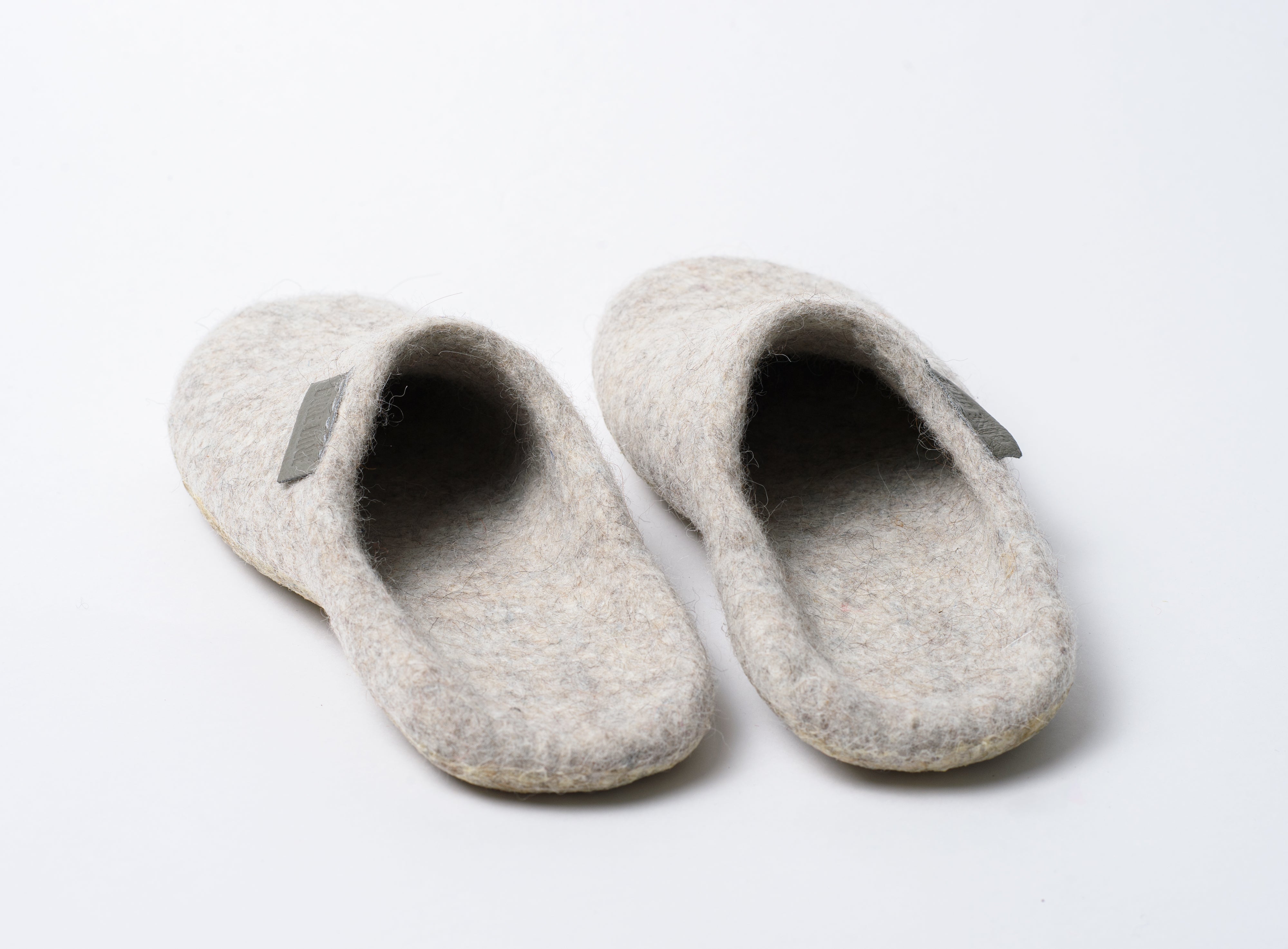 Backless Closed Toe Slippers Felted from Organic Wool, Silk and Alpaca –  BureBure shoes and slippers