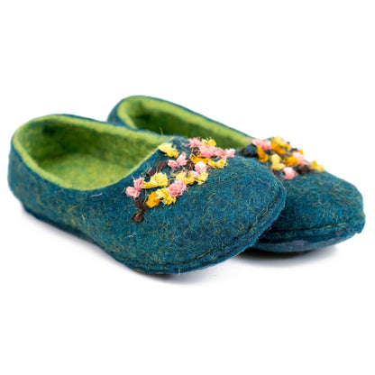 BureBure handcrafted women's slippers with sari silk ribbons 