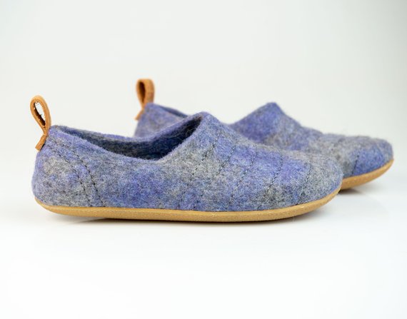 Purple Light COCOON handcrafted woolen slippers for men with pull loop 