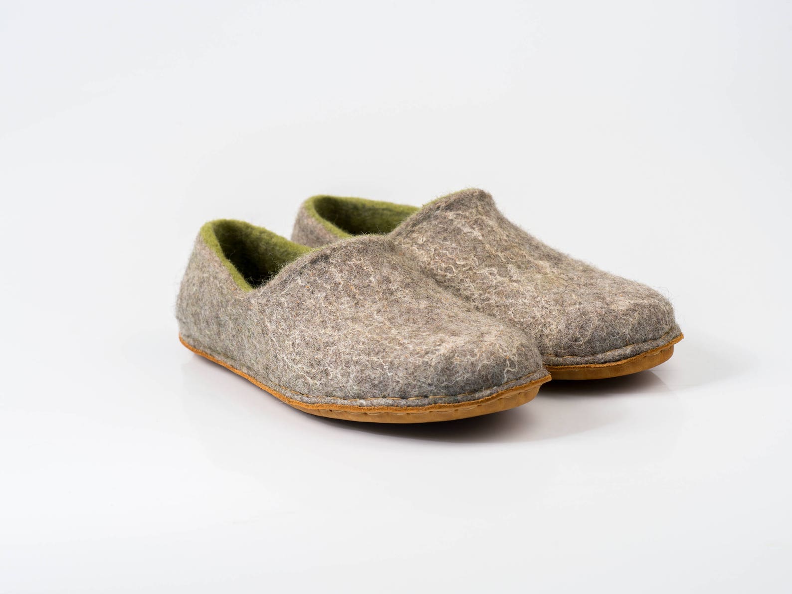 Woodland felted slippers for Men Gray/ Green – BureBure handmade